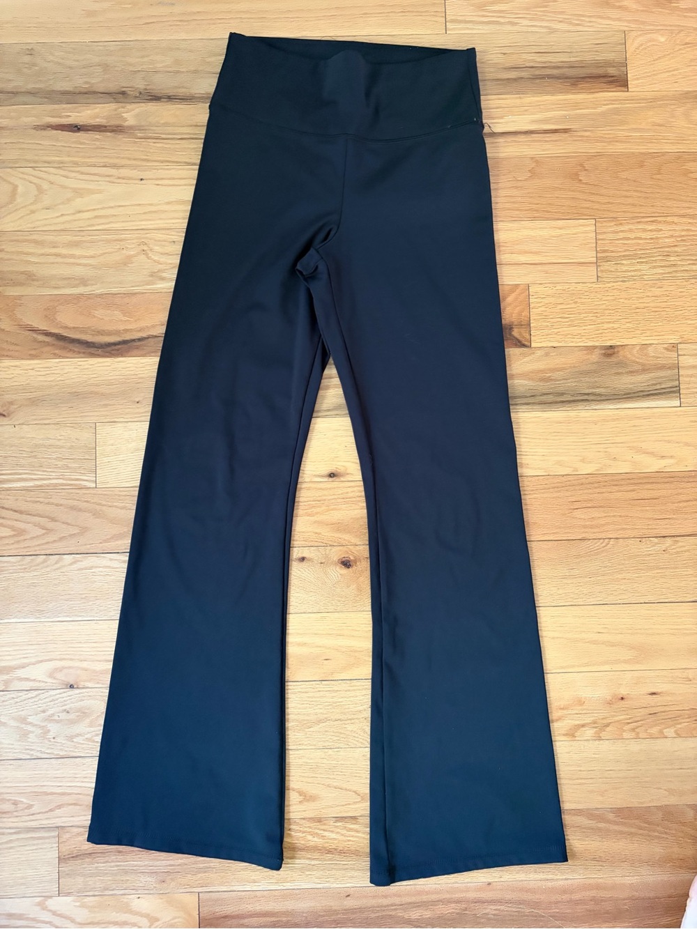 American Eagle The Everything Flare Leggings size M in Black